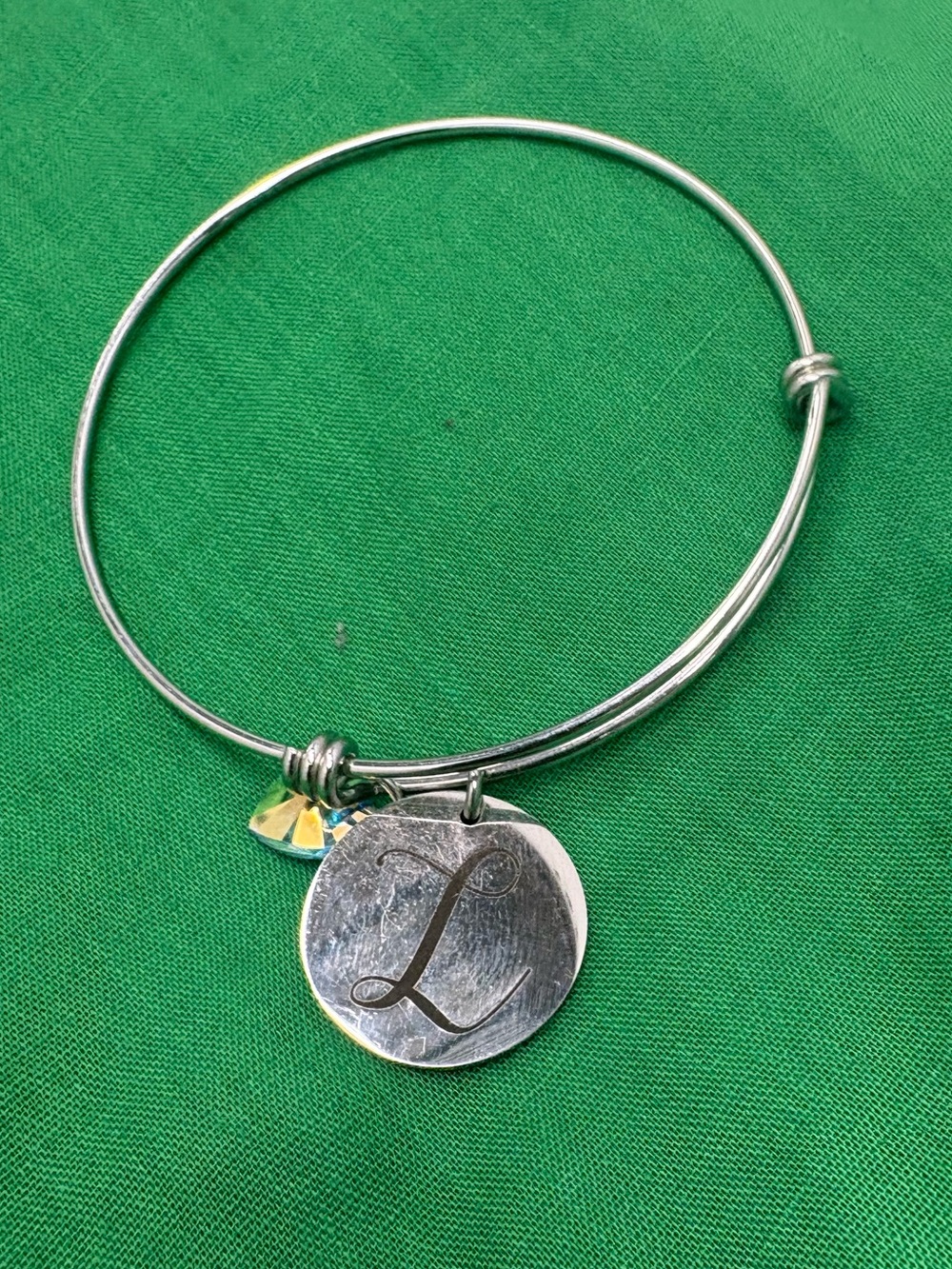 Silver Tone Adjustable Wire Bangle Bracelet w/ Round Initial L Dangle Charm